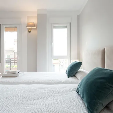 Rg Florida Muralla Alcazar Apartment