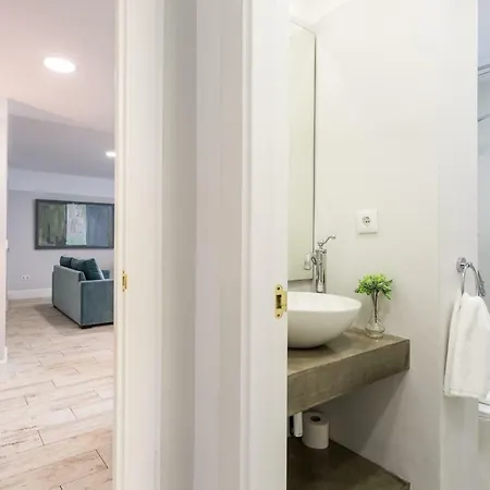 Rg Florida Muralla Alcazar Apartment *