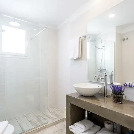 Rg Florida Muralla Alcazar Apartment