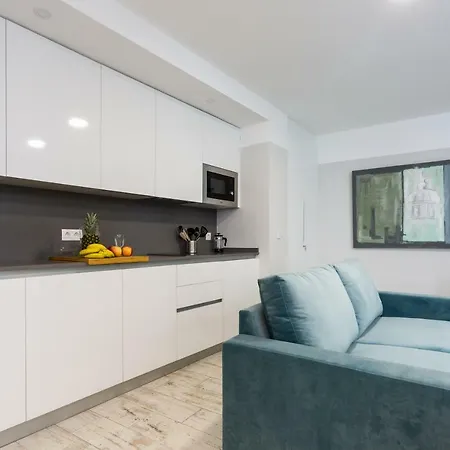 Rg Florida Muralla Alcazar Apartment