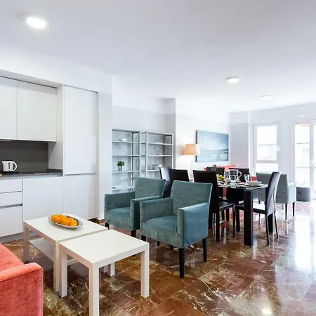 Rg Florida Muralla Alcazar Apartment *